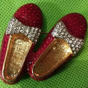 Red Brooch Slippers
